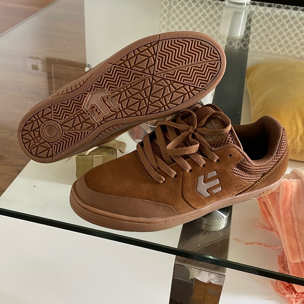 Etnies- Marana OG Size 9.5 (10 year anniversary)
